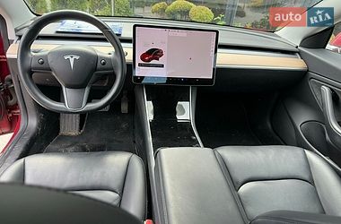 Седан Tesla Model 3 2018 в Львові