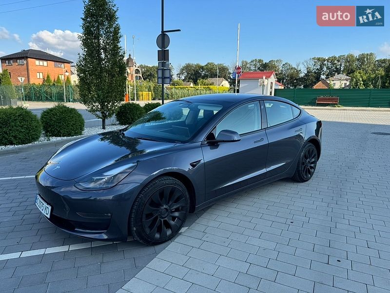Седан Tesla Model 3 2022 в Львові
