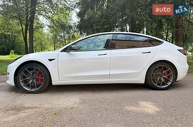 Седан Tesla Model 3 2021 в Калуше