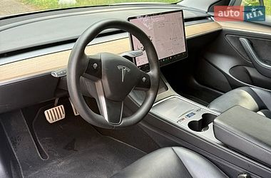 Седан Tesla Model 3 2021 в Калуше