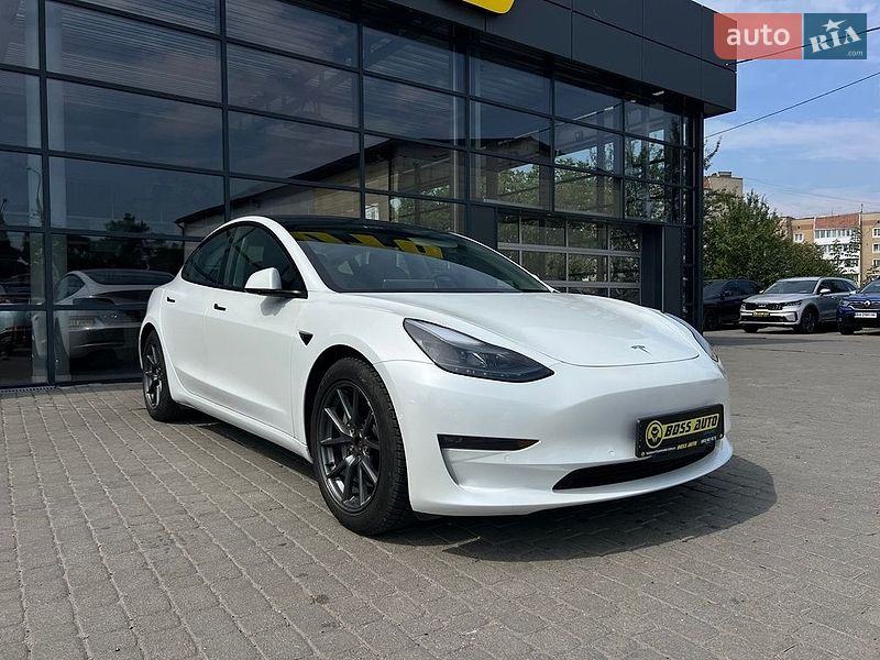 Tesla Model 3 2020