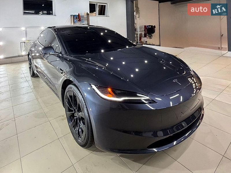 Седан Tesla Model 3 2024 в Коломиї