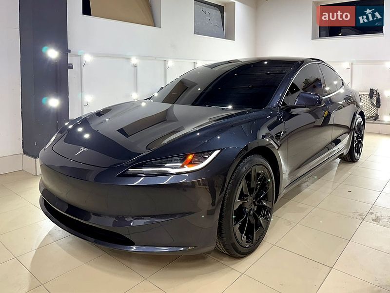 Седан Tesla Model 3 2024 в Коломые
