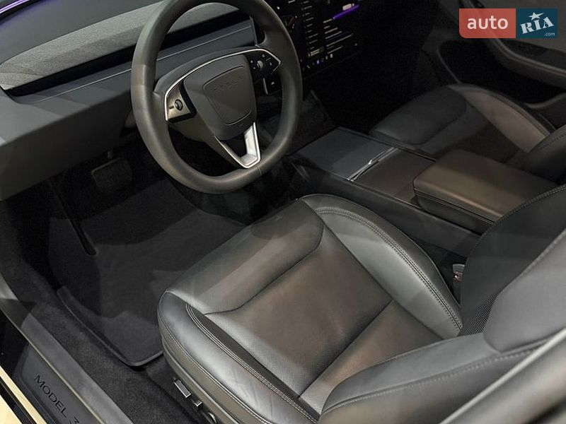 Седан Tesla Model 3 2024 в Коломые