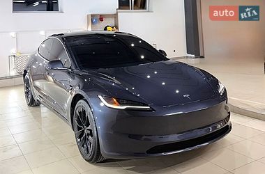 Седан Tesla Model 3 2024 в Коломые