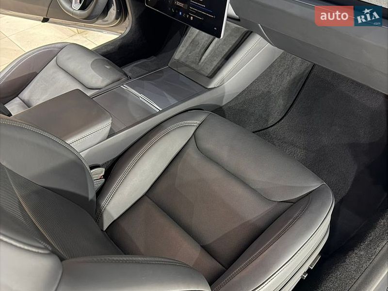 Седан Tesla Model 3 2024 в Коломиї