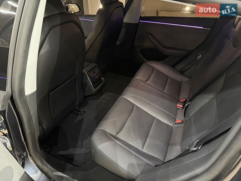 Седан Tesla Model 3 2024 в Коломые