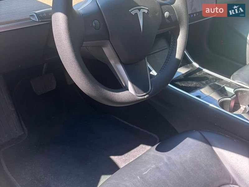 Седан Tesla Model 3 2019 в Києві