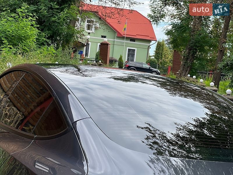 Седан Tesla Model 3 2025 в Самборі