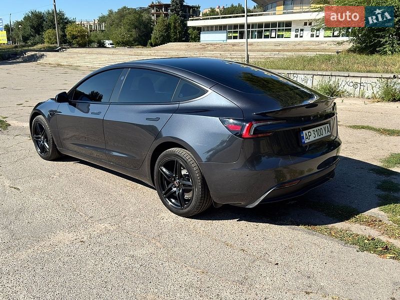 Седан Tesla Model 3 2024 в Запорожье
