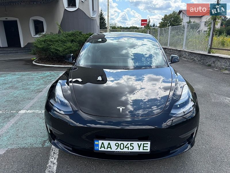 Седан Tesla Model 3 2021 в Києві