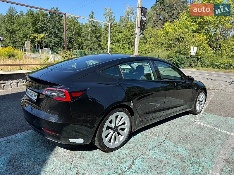 Седан Tesla Model 3 2021 в Києві