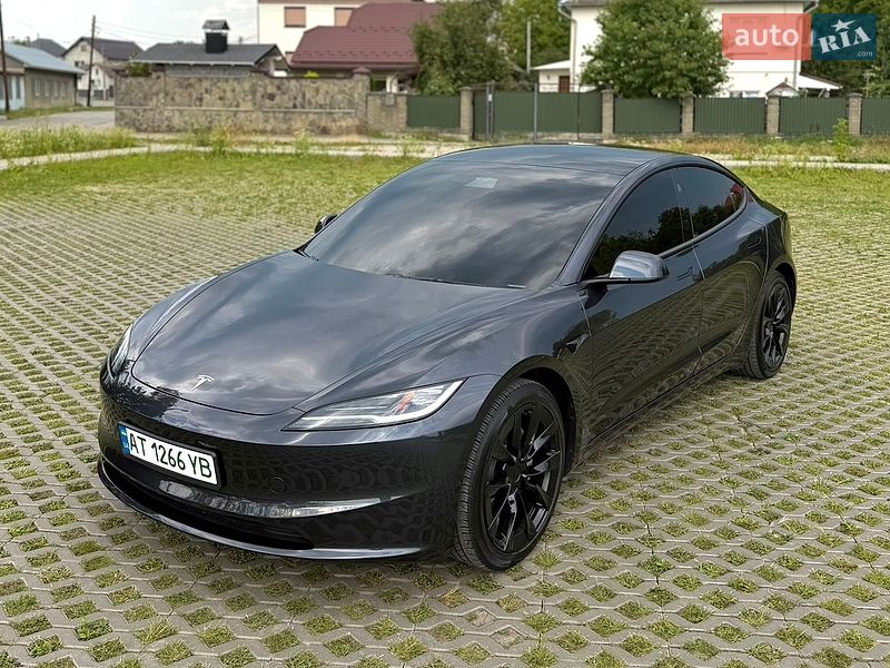 Седан Tesla Model 3 2024 в Коломые