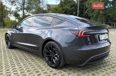 Седан Tesla Model 3 2024 в Коломые