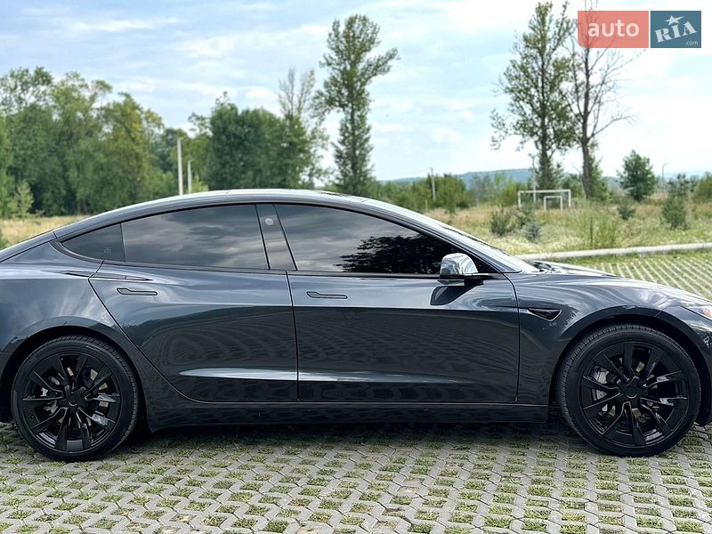 Седан Tesla Model 3 2024 в Коломые