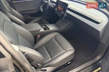 Седан Tesla Model 3 2024 в Коломые