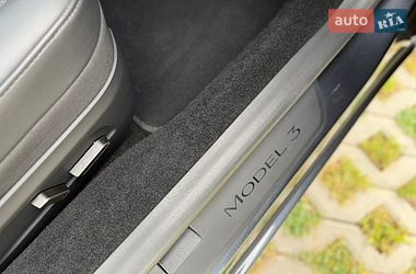 Седан Tesla Model 3 2024 в Коломиї