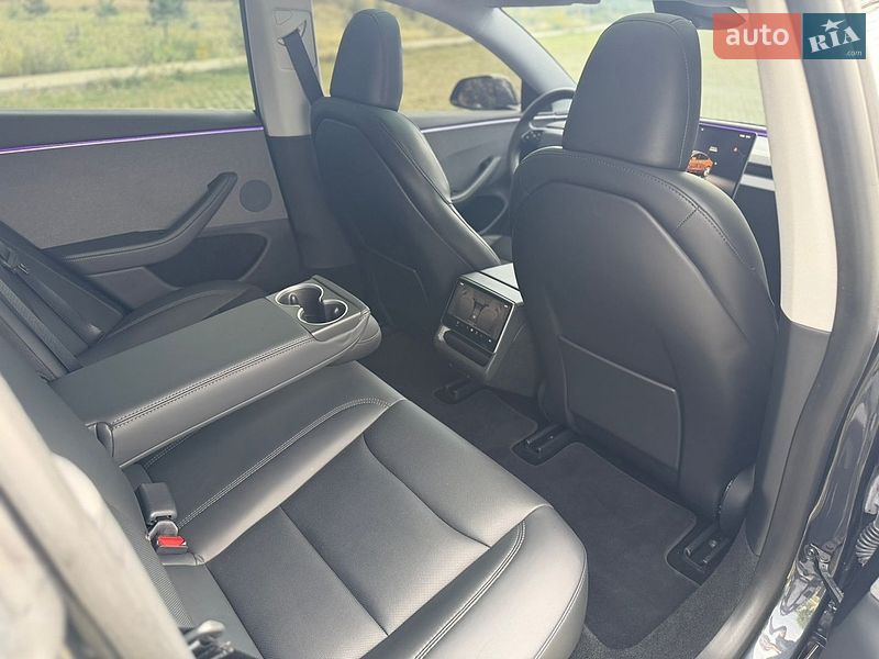 Седан Tesla Model 3 2024 в Коломиї
