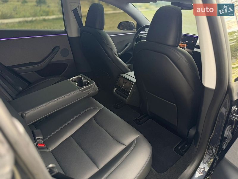 Седан Tesla Model 3 2024 в Коломые
