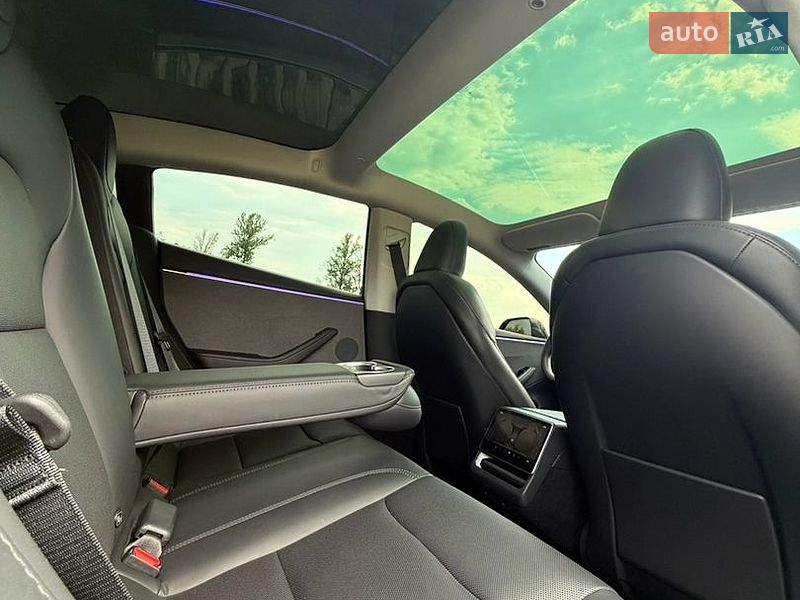 Седан Tesla Model 3 2024 в Коломые