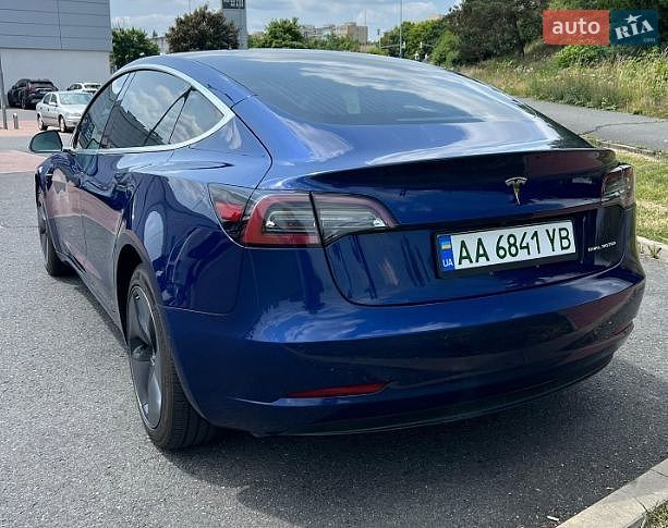 Седан Tesla Model 3 2018 в Києві