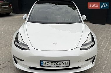 Седан Tesla Model 3 2018 в Тернополе