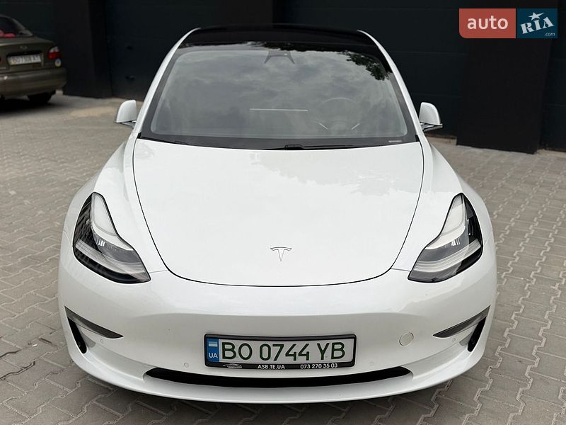 Седан Tesla Model 3 2018 в Тернополе