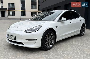 Седан Tesla Model 3 2018 в Тернополі
