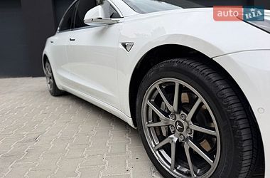Седан Tesla Model 3 2018 в Тернополі