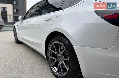 Седан Tesla Model 3 2018 в Тернополі