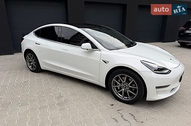 Седан Tesla Model 3 2018 в Тернополі