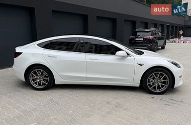 Седан Tesla Model 3 2018 в Тернополе