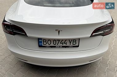 Седан Tesla Model 3 2018 в Тернополі