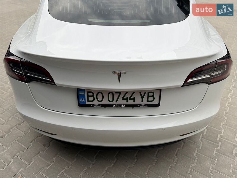 Седан Tesla Model 3 2018 в Тернополі