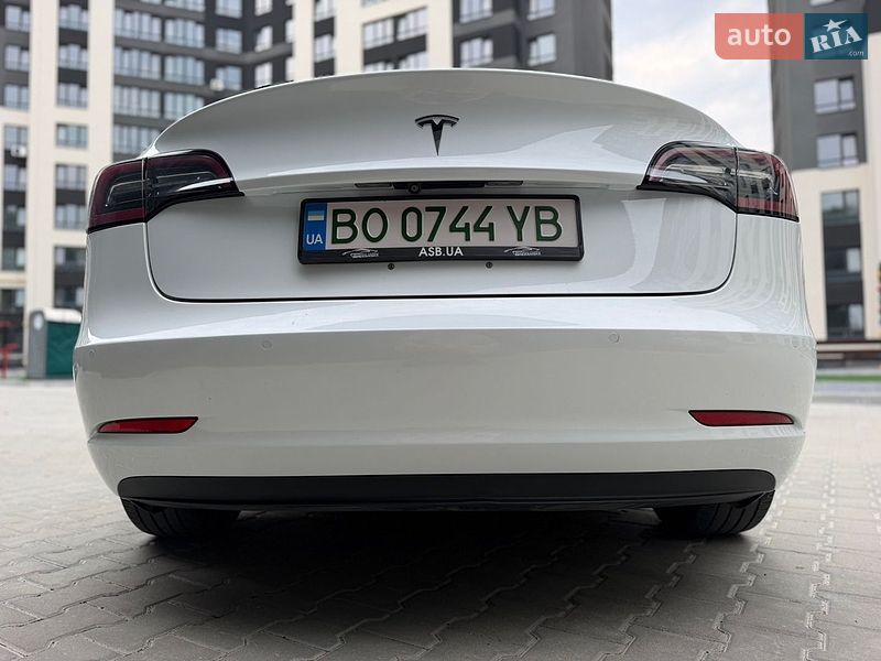 Седан Tesla Model 3 2018 в Тернополі