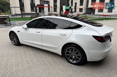 Седан Tesla Model 3 2018 в Тернополі