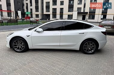 Седан Tesla Model 3 2018 в Тернополі