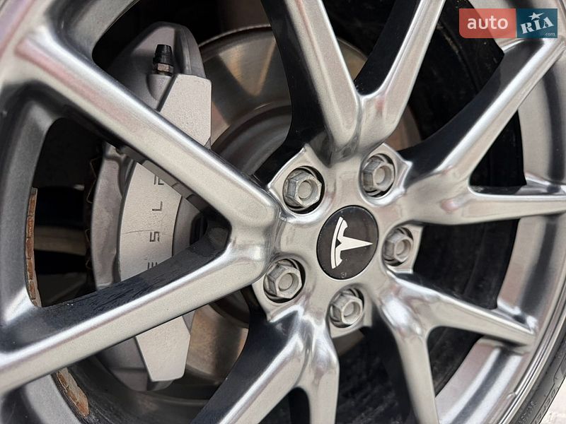 Седан Tesla Model 3 2018 в Тернополі