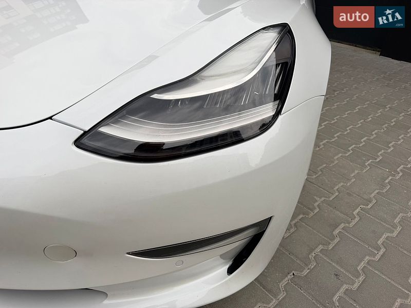 Седан Tesla Model 3 2018 в Тернополі
