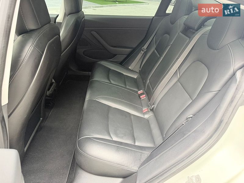 Седан Tesla Model 3 2018 в Тернополі