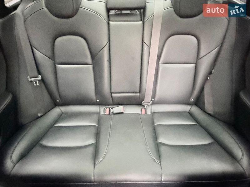 Седан Tesla Model 3 2018 в Тернополі