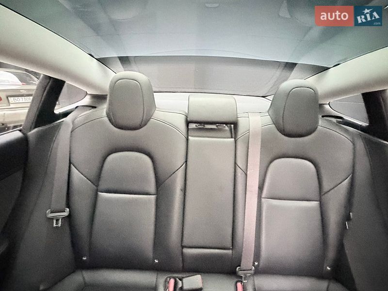Седан Tesla Model 3 2018 в Тернополі