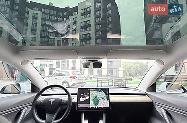 Седан Tesla Model 3 2018 в Тернополе