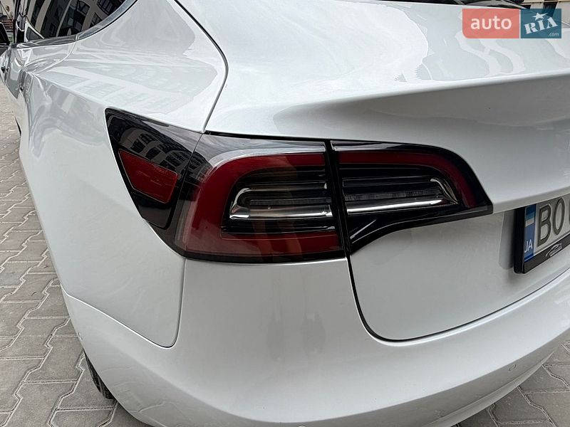 Седан Tesla Model 3 2018 в Тернополі