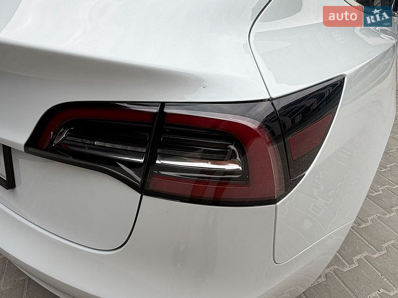 Седан Tesla Model 3 2018 в Тернополі