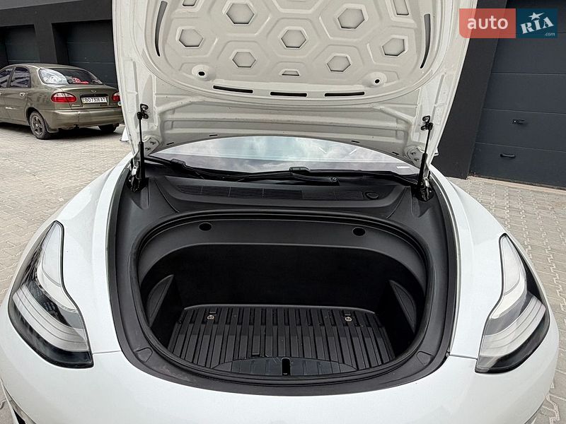 Седан Tesla Model 3 2018 в Тернополе