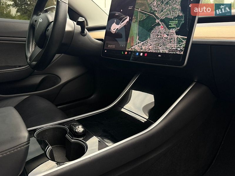 Седан Tesla Model 3 2018 в Тернополі