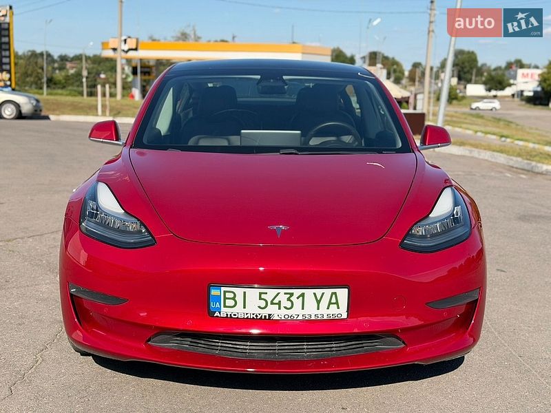 Седан Tesla Model 3 2020 в Кременчуці