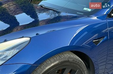 Седан Tesla Model 3 2019 в Стрые