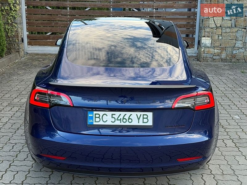 Седан Tesla Model 3 2019 в Стрые